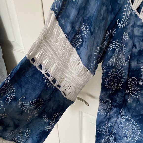 💙🤍Coverup💙🤍 - Picture 3 of 4